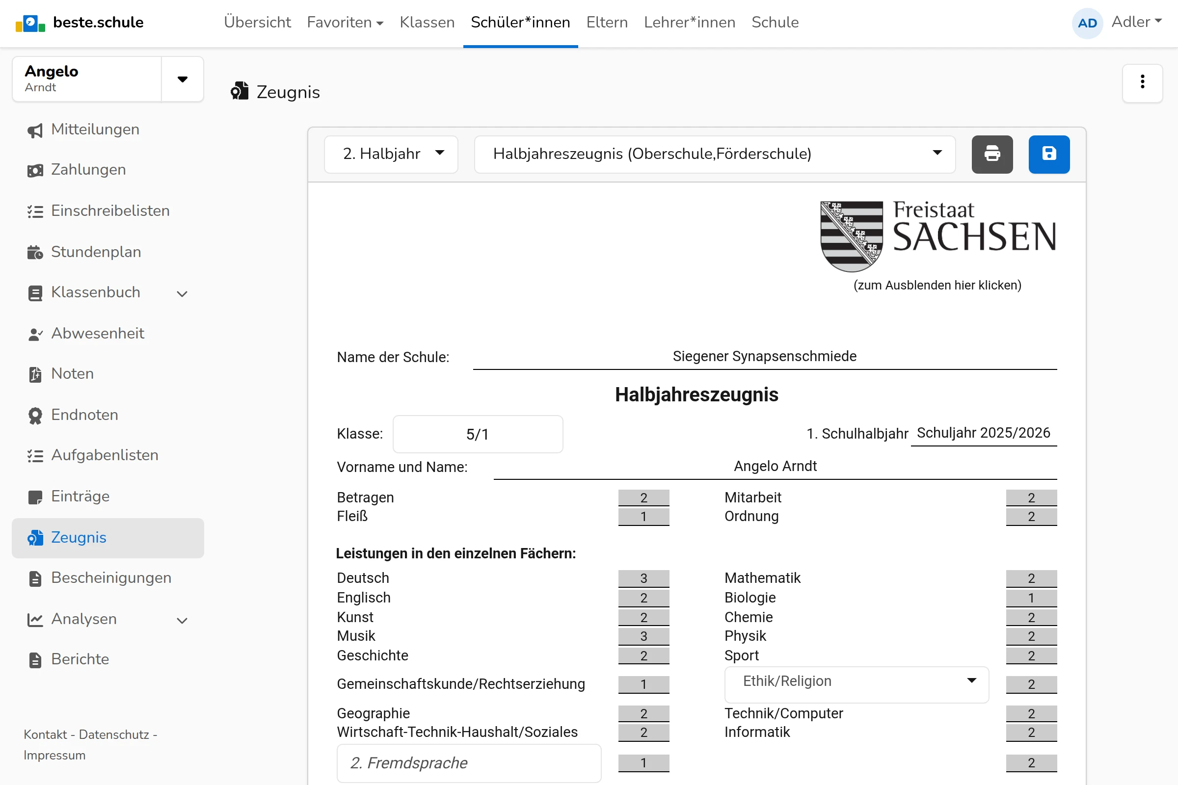 Die Zeugnisansicht in beste.schule: das Halbjahreszeugnis mit Landeswappen, Kopfnoten und ausgefüllten Fachnoten